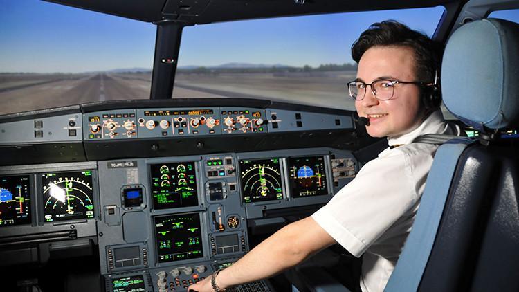 THYnin en genç pilotu: 17 yaşında lisans aldı, 22 yaşında pilot oldu