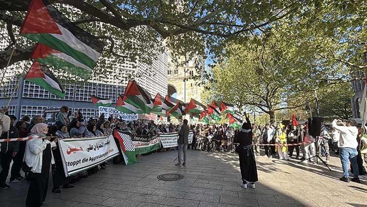 İsrail’in saldırılarına protestolar devam ediyor