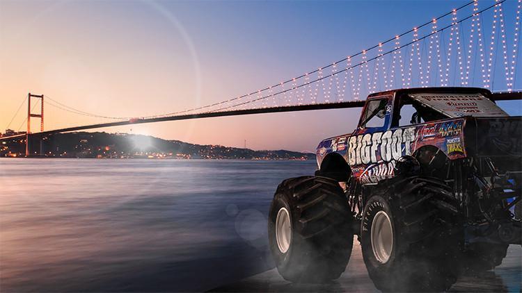 Hot Wheels’ın Dev Tekerli Canavar Kamyonları İstanbul’a Geldi Dünyaca Ünlü Pilotlar Büyük Şov için Türkiye’de