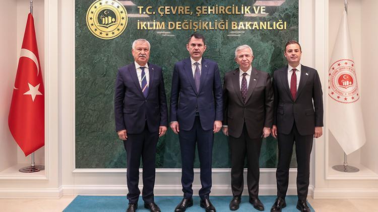 Bakan Kurum, Adana, Ankara ve Balıkesir Büyükşehir Belediye Başkanlarını kabul etti