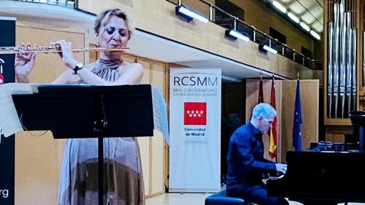 Antalyalı sanatçıya Madrid’de alkış yağmuru