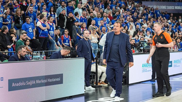 Ergin Atamandan Anadolu Efes taraftarları için olay sözler Bizim taraftarımız saygı duymayı daha iyi biliyor