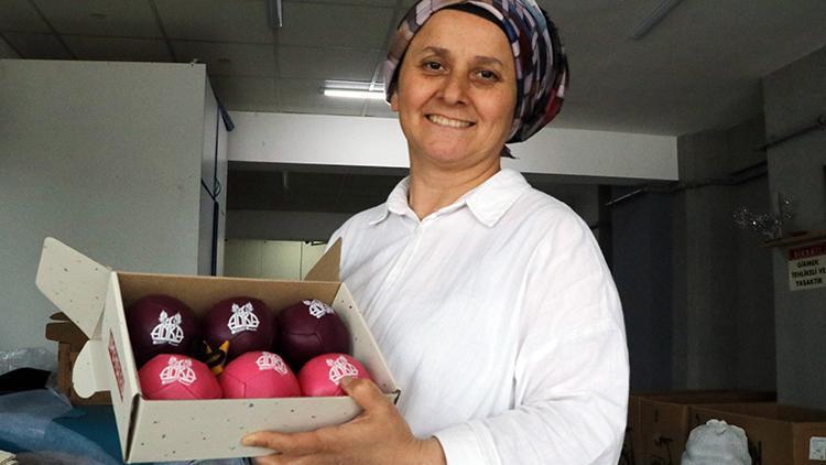 Burdurlu kadınların ürettiği bocce topları Fransaya ihraç ediliyor