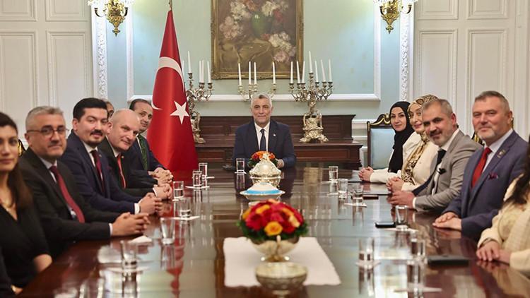 Bakan Bolat İngilterede