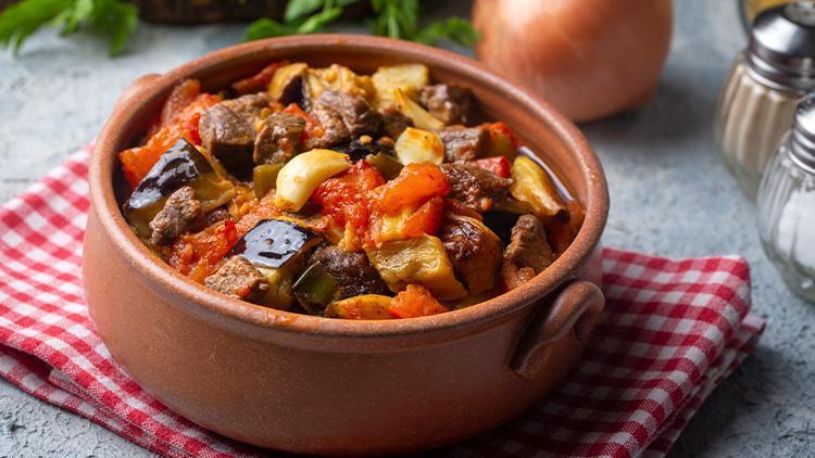 Güveçte etli patlıcan tarifi