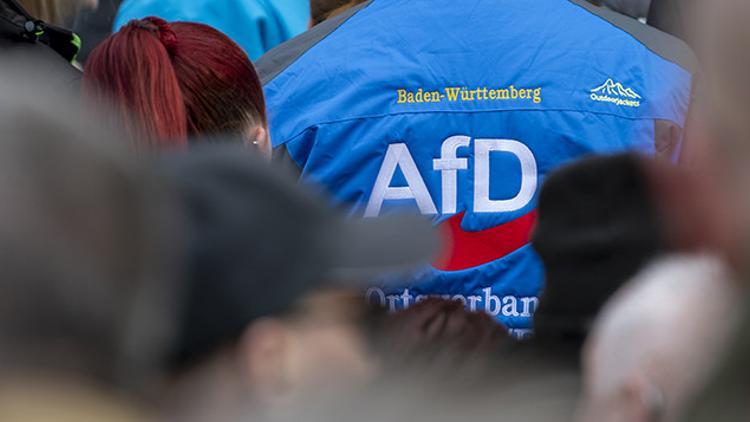 AfD’lilerin silah ruhsatları incelensin