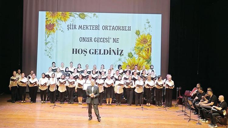 Şiir Mektebi’nin ‘Veliler Korosu’