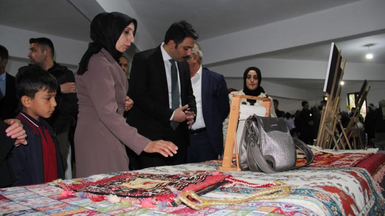 Bingölde el sanatları sergisi açıldı