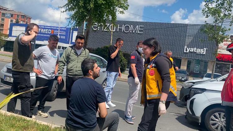 Çorluda hafif ticari araçlar çarpıştı; 1 yaralı