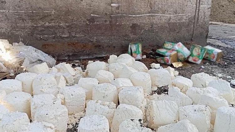 İzmirde iki soğuk hava deposunda 7 ton 12 kilo bozuk süt ürünü ele geçirildi