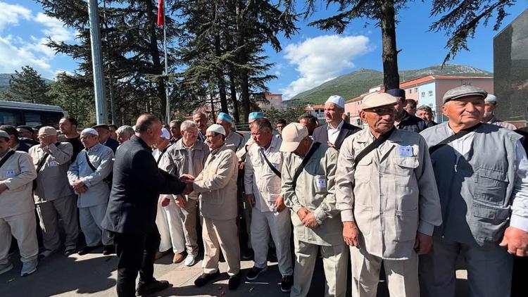 Hacı adayları uğurlandı