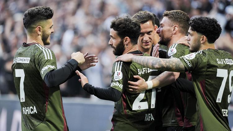 Hürriyet: Beşiktaşta Gedson ve Rafa Silva dışındaki tüm oyuncular satılabilir