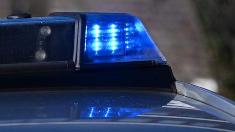 Polisi bıçaklayan saldırganın serbest bırakılmasına tepkiler büyüyor