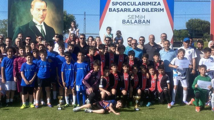 Yunusemrede geleceğin futbol yıldızları 19 Mayıs turnuvasında buluştu