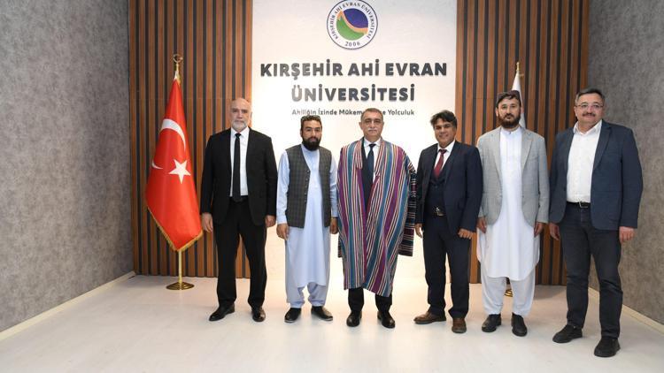 Afganistanlı yetkililerden KAEÜ Rektörü Karahocagile ziyaret