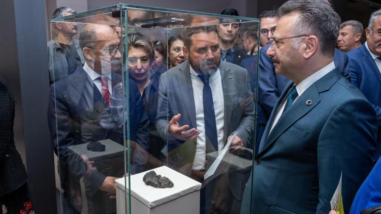 Eskişehir Haberleri - Eskişehir'de 5 bin yıllık ekmek bulundu: Kazı Başkanı Prof. Dr. Türkteki; Mayalanmış, pişirilmiş ilk örnektir - Yerel Haberler