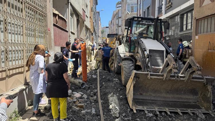 Bayrampaşada kanalizasyon çalışması sırasında bir işçi göçük altında kaldı