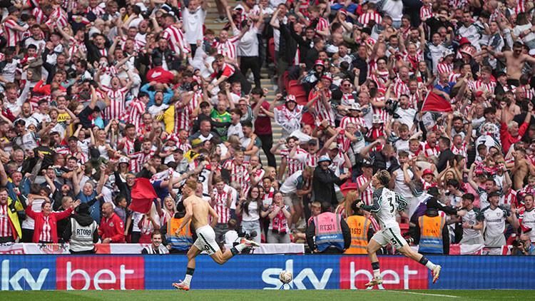 Sunderland, Premier Lige yükseldi