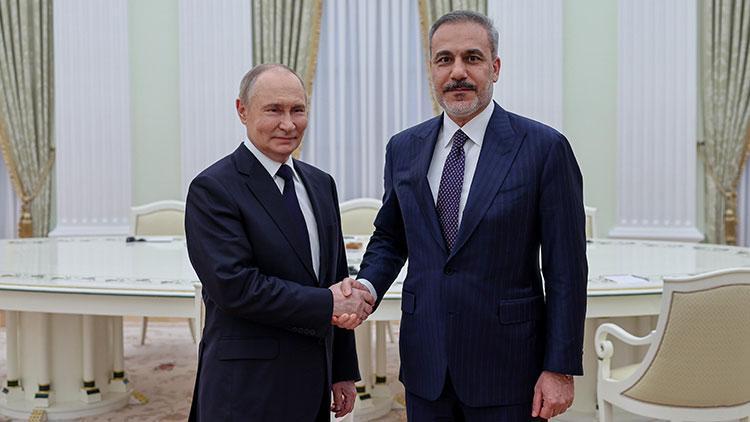 Son dakika... Dışişleri Bakanı Hakan Fidan, Vladimir Putin ile bir araya geldi