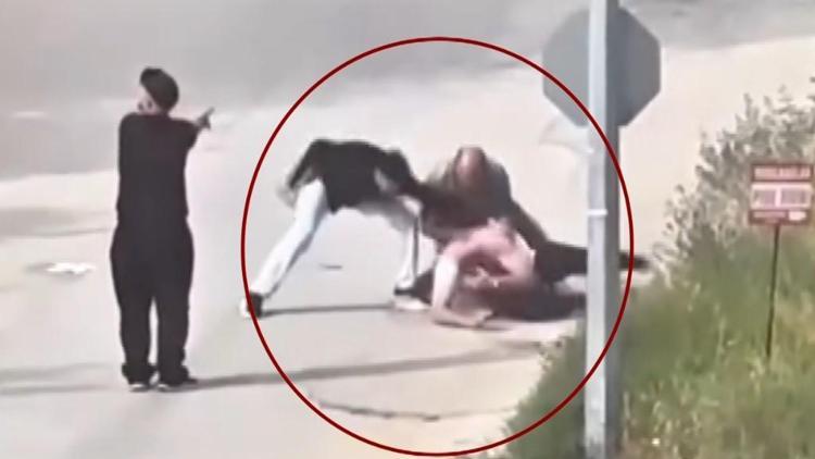 Elazığda tekme ve yumruklu kavga kamerada