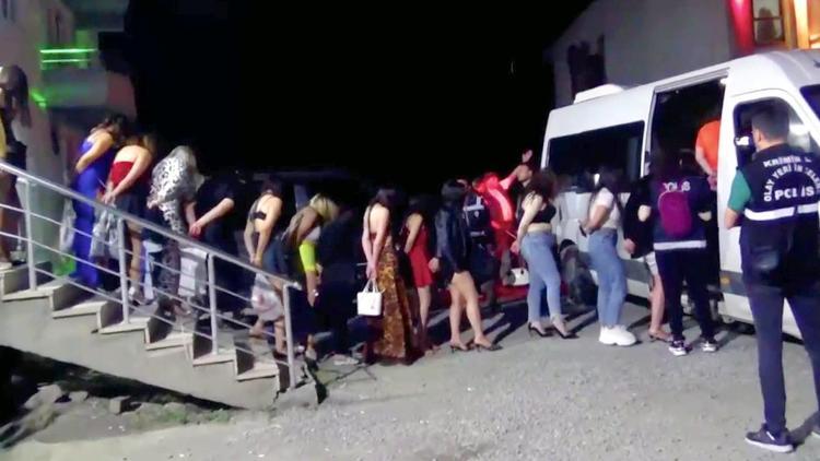 Iğdırda insan ticareti ve fuhuş operasyonunda kurtarılan 107 kadın, sınır dışı edildi