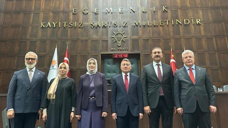 AK Parti TBMM Grubu, yeniden göreve seçildi