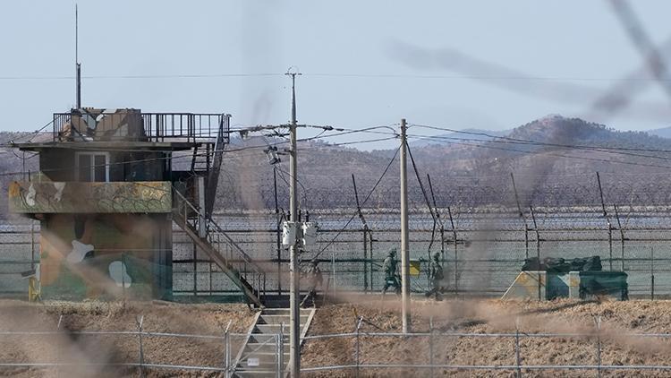 Güney Koreli asker Kuzey Koreye ateş açtı