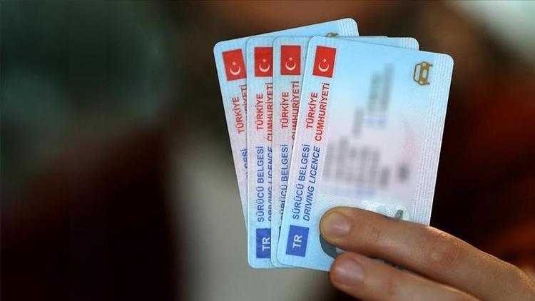 Eski tip ehliyetler için son 2 ay Fiyat 15 liradan 7 bin liraya çıkacak