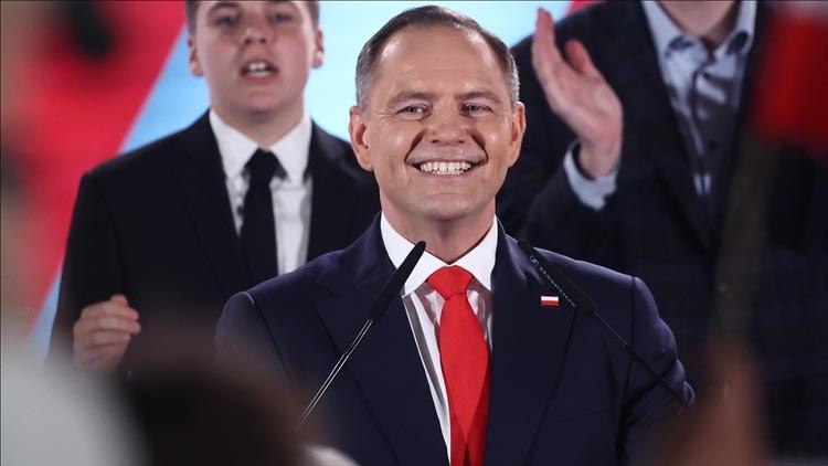 Polonya’da kritik seçim sonuçlandı