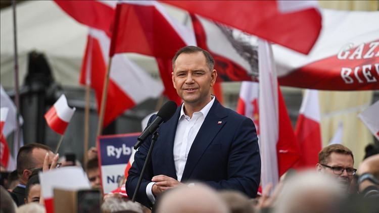 Polonyada seçimi kazanan Nawrockiye ABD ve Trumptan tebrik mesajları