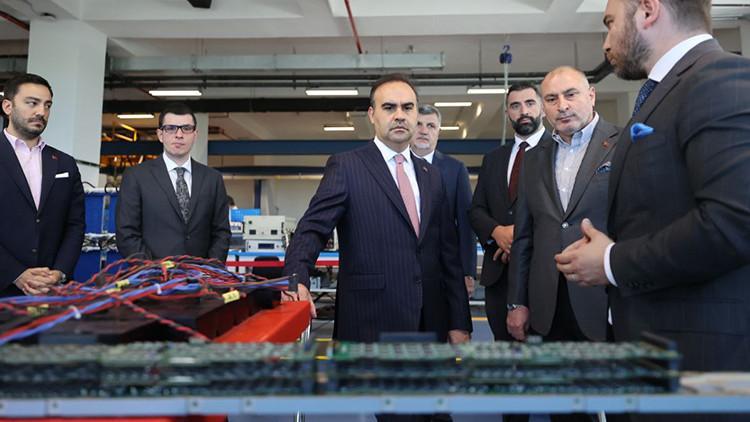 Bakan Kacır, Armelsan firmasını ziyaret etti: