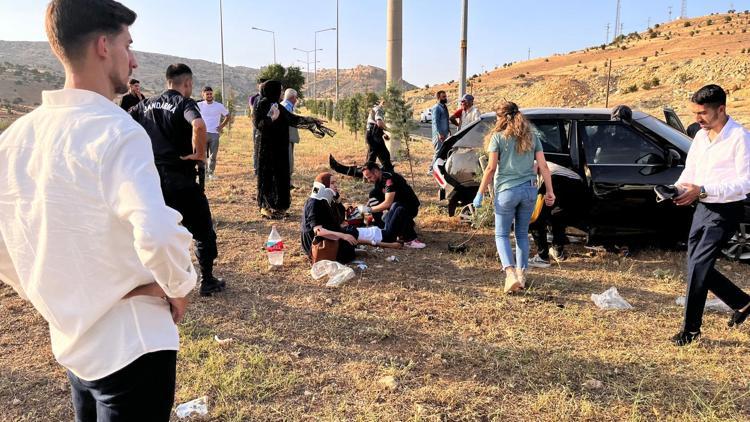 Mardinde cip ile hafif ticari araç çarpıştı; 9 yaralı