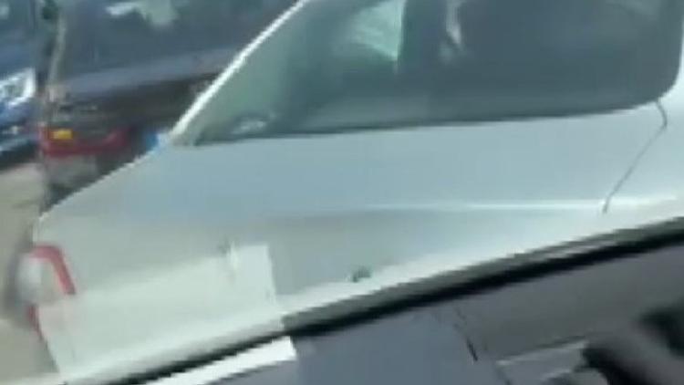 İstanbul- Ataşehirde karı-koca trafikte tartıştığı sürücüye saldırdı; kaçmaya çalışan sürücü kaza yaptı