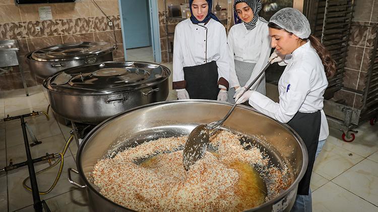 Diyarbakırdaki 16 lise adeta para basıyor