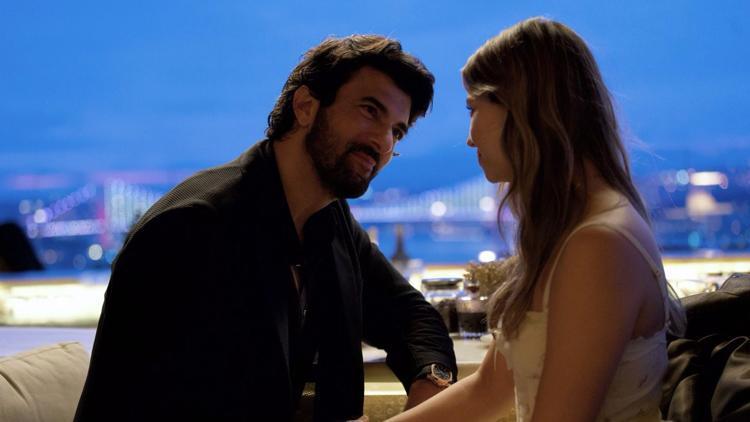 Engin Akyürek ve Afra Saraçoğlu, İstanbul tanıtımı için çekilen mini dizinin başrolünde