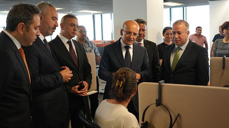 Bakan Şimşek, yurt dışından ödül alan VİMERi ziyaret