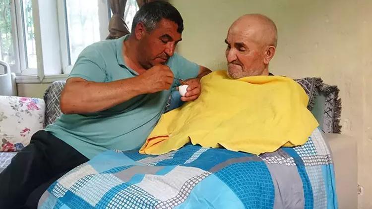 Kayseride örnek evlat 6 yıldır felçli babasına bakıyor O benim her şeyim