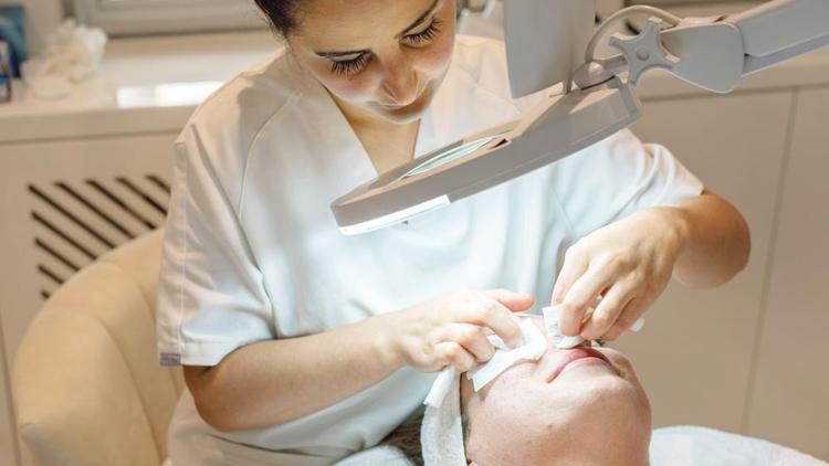 Yabancı 3 milyar dolara tedavi oldu... Sağlık turizmi için 1.5 milyon kişi geldi