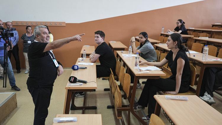 ÖSYM Başkanı sınav merkezinde