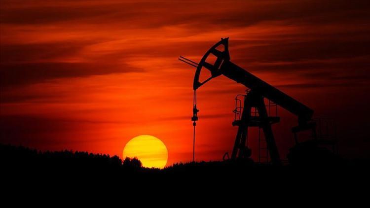 Dev bankadan rekor petrol tahmini Gerilim fiyatları zirveye taşıdı