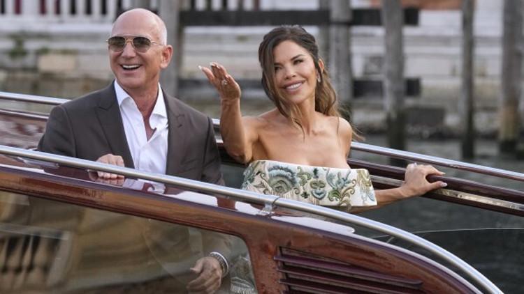Bezos düğün sonrası 736 milyon dolarlık hisse sattı