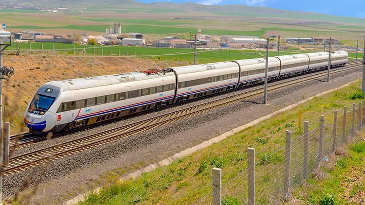 Türkiye Yüksek Hızlı Treni sevdi... YTHler 100 milyondan fazla yolcu yolcu taşıdı