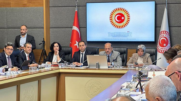 Son dakika haberi: Sağlıkla ilgili düzenlemeleri içeren kanun teklifi komisyonda kabul edildi