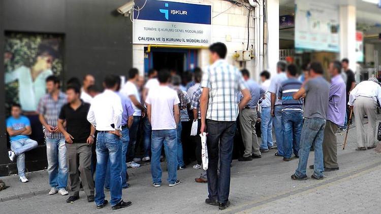 İŞKUR 2025te yaklaşık 800 bin kişiye iş buldu