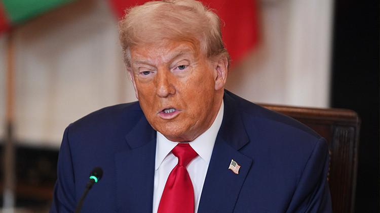 Son dakika... Trump tarife silahını yeniden çekti: Kanada mallarına yüzde 35 tarife Ticaret savaşı kızışıyor...