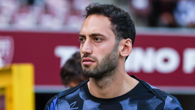 Hürriyet: Fenerbahçeden Hakan Çalhanoğlu hamlesi Ali Koç ile görüştü