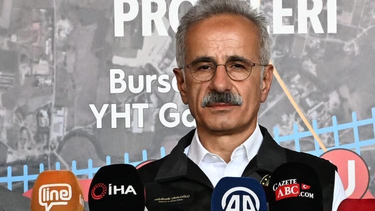 Bakan Uraloğlundan Bursaya hızlı tren müjdesi Bakan Uraloğlundan Bursaya hızlı tren müjdesi