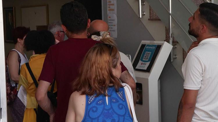 Eski tip ehliyetlerin yenilenmesinde süre doldu Artık 15 TL yerine 7 bin TL ödenecek