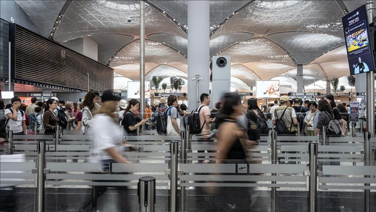 İstanbul ve Antalya havalimanlarında çifte rekor