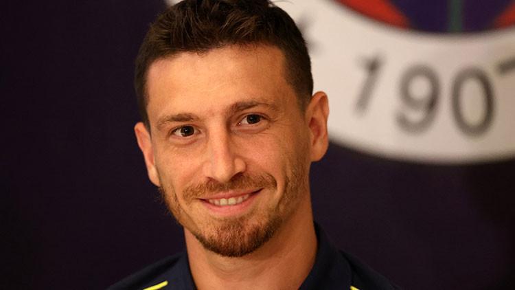 Hürriyet: Fenerbahçe’nin yeni kaptanı Mert Hakan Yandaş oldu
